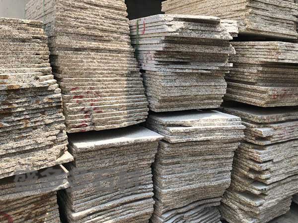 黃(huang)金麻(ma)毛闆(pan)